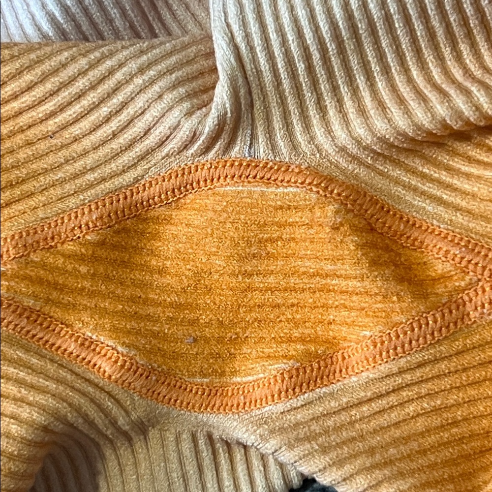 Forever 21 Gradient Ribbed Bike Shorts - Picture 4 of 7